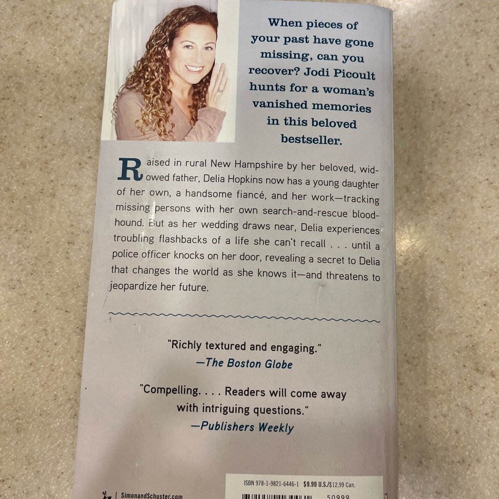 Jodi Picoult "Vanishing Acts" Paperback Book - White & Blue Cover - Picture 2 of 3
